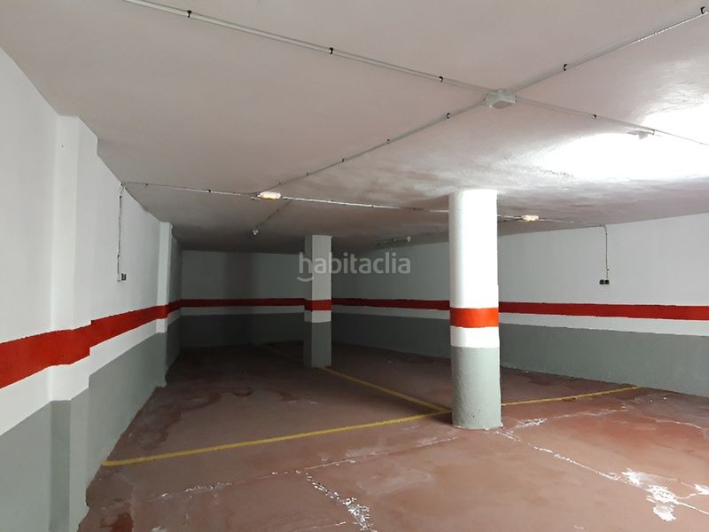 Foto e46949a2-32df-4786-9448-1d014fe5e48e. Aparcament cotxe a arbres dels a Algemesí