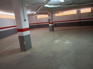 Autoparkplatz in Carrer serra, riba-roja de túria, spain. Venta de trastero  garaje en calle casinos ribaroja de túria val