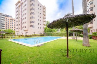 Lloguer Apartament a C. de la torreta de miramar, valència, spain. Exclusiva vivienda familiar con piscina y garaje en benimaclet