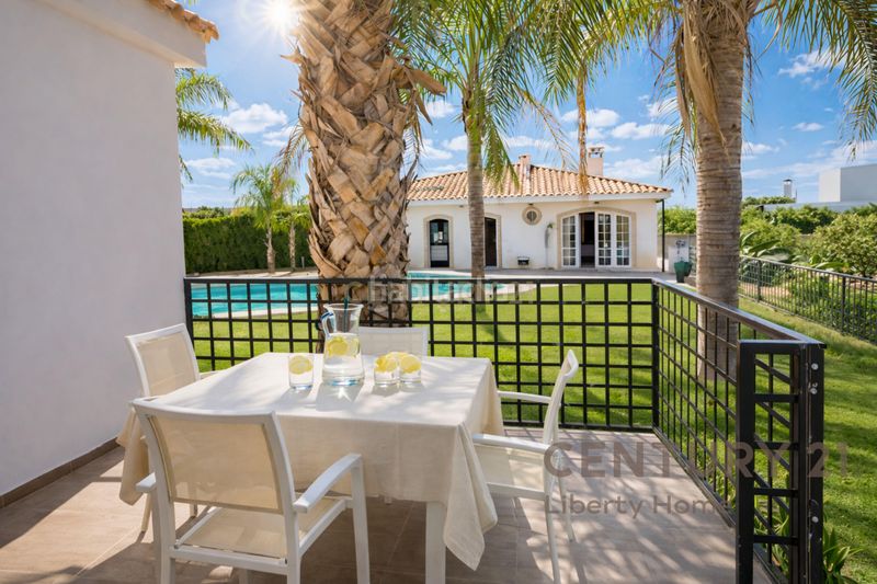 Foto aa0e4cbe-440d-431c-8167-282a9fb1b347. Casa amb piscina a Los Pinares-La Masia Bétera