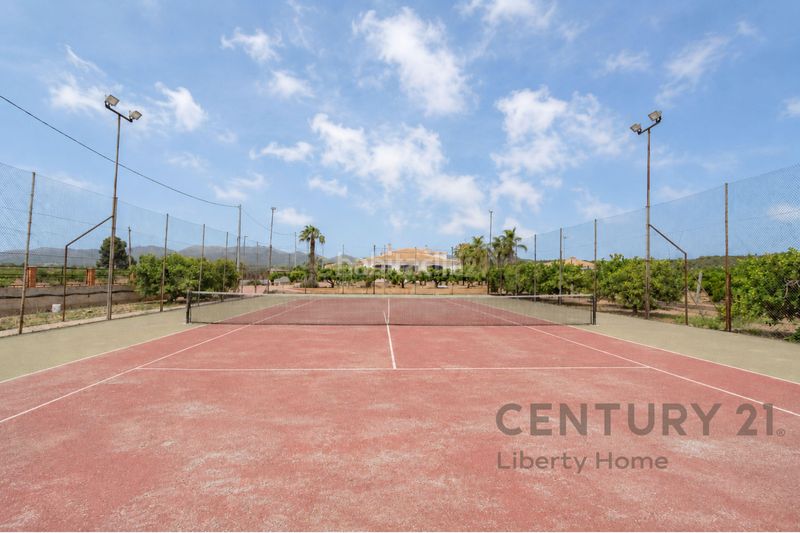 Foto bccd6428-9437-4639-80b3-4b802fe06e9c. Casa amb piscina a Los Pinares-La Masia Bétera