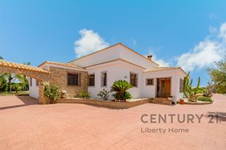 House  Diseminado la malla, bétera, spain. Tu propio resort privado piscina, tenis y casa de invitados por
