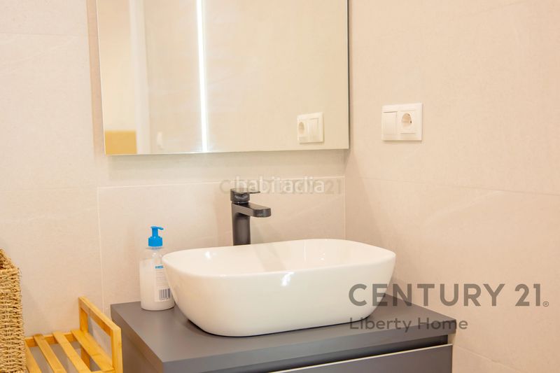 Foto 4c91eb53-dede-4331-ab06-b9c7ad174b40. Edifici a carrer del riu bidasoa a Torrefiel Valencia