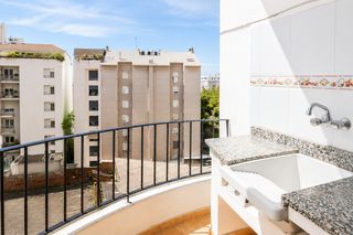Apartament a Carrer del Doctor Sanchis Sivera, 6, València, Spain 6