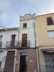 Casa a schiera in Carrer santa bárbara, piles, spain. Casa adosada en piles, valència  oportunidad única