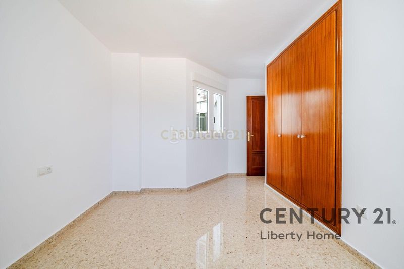 Foto 1609b477-043a-46ba-8f07-c5b680b3ef5e. Apartament a carrer del doctor marañón a Favara Valencia