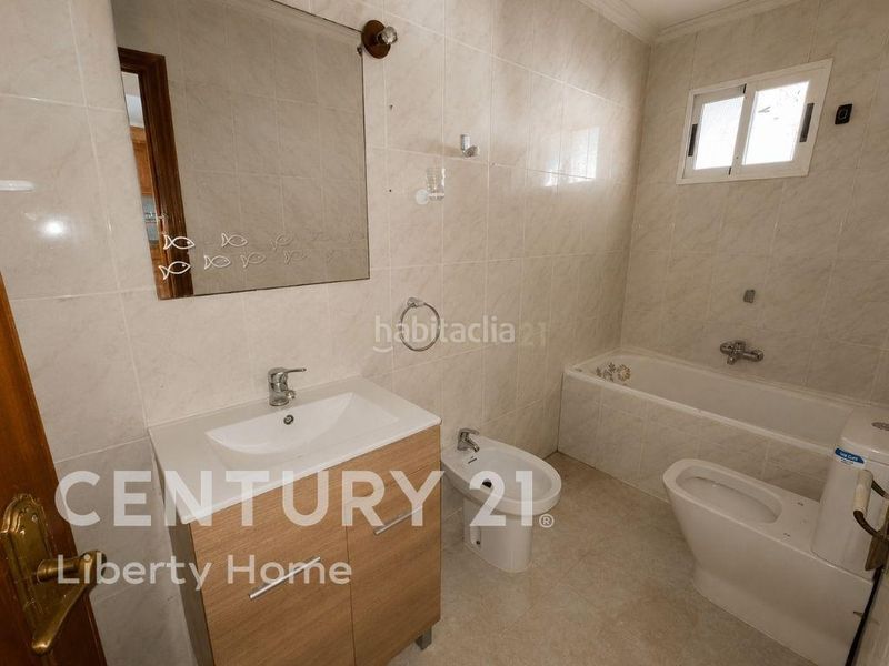 Foto 378d9f0b-87b9-4626-8405-aab8665dbc0f. Planta baja en carretera del río planta baja con patio junto a pinedo desde 149.000 últimos días para pujar en Valencia