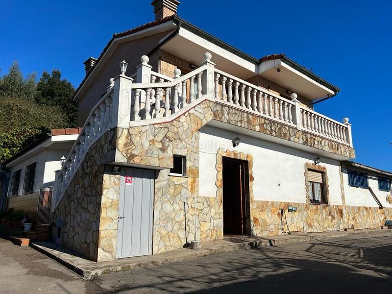 Foto 09f7fca5-9f0e-448f-98a8-3da36f383158. Chalet avec chauffage parking dans Fresno Gijón