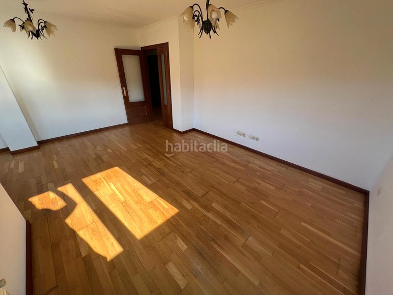 Foto 420af5e3-cb15-4d98-9287-eeddb0fb7a7e. Pis amb calefacció aparcament a Viesques Gijón