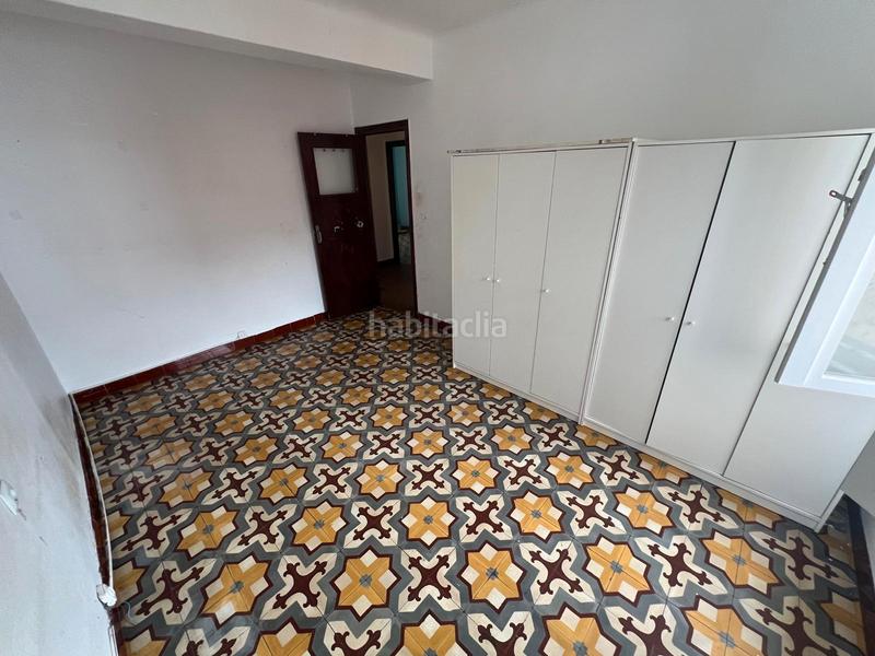 Foto 31ddf3bf-96ff-4f69-af58-01bd73d643d7. Piso a-1564: amplia vivienda (90m2) sin ascensor parcialmente exterior para reformar de 3 habitaciones situada en la calle la paz en Gijón