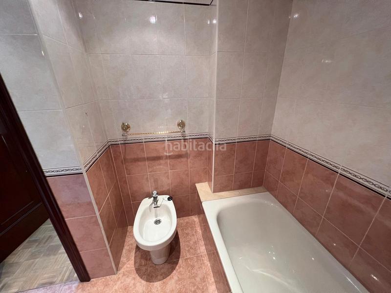 Foto c07b6cb2-7d94-4e72-9945-d48e05bf4faf. Alquiler piso en Llano Gijón