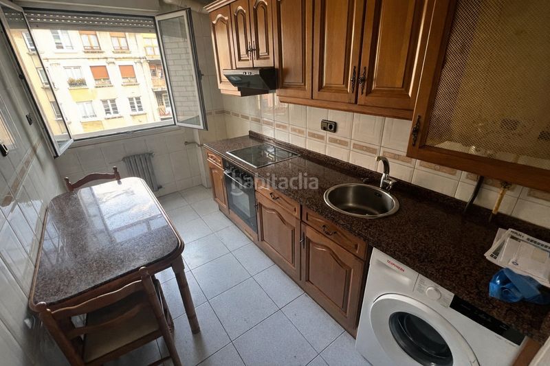 Foto eaee547f-78df-447e-8331-5836cab52ae0. Apartament amb calefacció a Centro Gijón