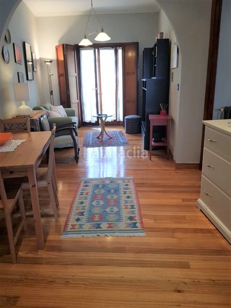 Foto 3bbeec46-6001-4192-b13d-7425d072b837. Rent flat with heating parking in Centro Gijón