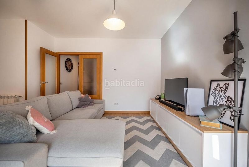 Foto 6f5c7923-9d8e-455c-8472-50b53cb9036d. Planta baixa amb calefacció aparcament piscina a Ávila