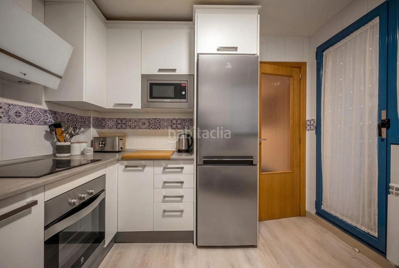 Foto 8b9881ca-ab92-4028-805d-4ef498046d99. Planta baixa amb calefacció aparcament piscina a Ávila