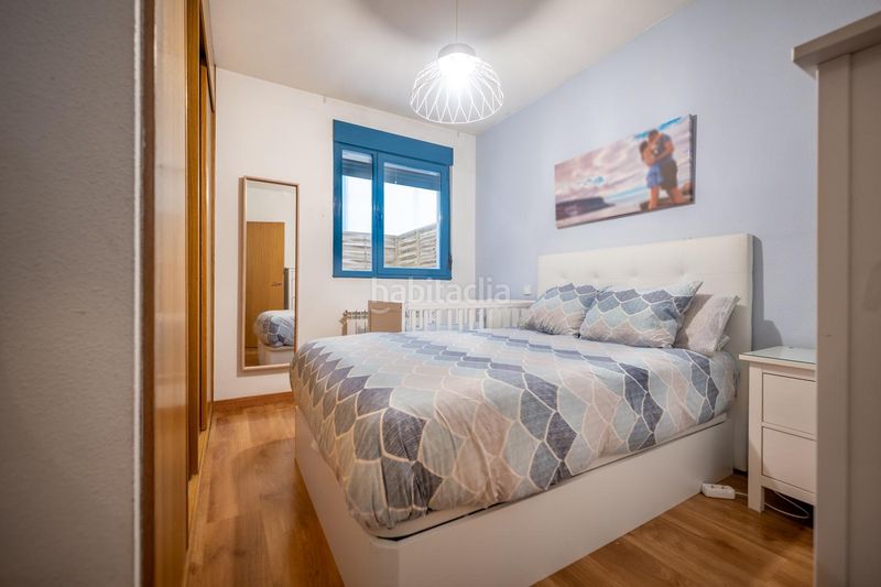 Foto 9a8abccb-d1f9-4aea-8f30-f821a7a5722d. Planta baixa amb calefacció aparcament piscina a Ávila