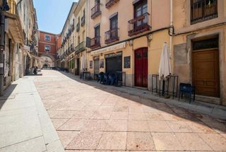 Etagenwohnung  Vallespín. Exclusiva vivienda amueblada cerca del mercado chico