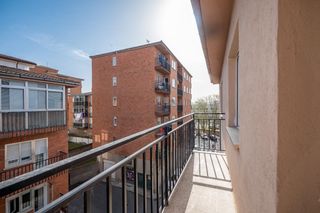 Pis  Dulcinea. Vivienda exterior con ascensor en zona sur