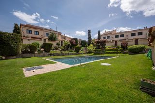 Casa  Prado sancho. Amplio unifamiliar con patio en la zona de la encarnación
