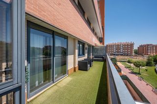 Flat  De los derechos humanos. Piso con gran terraza en urbanización privada en av. derechos hu