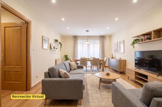 Appartamento in Calle jesús del gran poder 41. Amplio piso de 4 habitaciones junto al hospital provincial