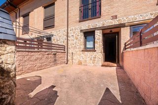 Lloguer Casa adossada  Calle canto gordo. Chalet adosado a tres mintos de ávila