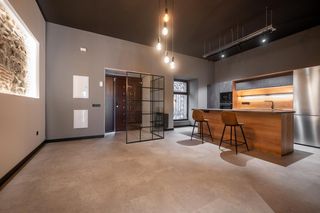 Estudi  Calle martín carramolino. Loft de diseño con patio en el corazón histórico de ávila