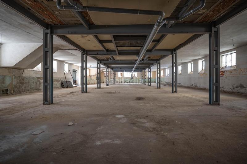 Foto 2c851fe2-f47e-4b90-bd97-3a1318bff92d. Nave industrial navelocal con superficie de 700m2 en zona Sur en Ávila