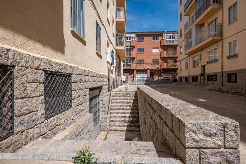 Foto 9b7d72a3-12b1-43b1-bba4-69e696906070. Nave industrial navelocal con superficie de 700m2 en zona Sur en Ávila