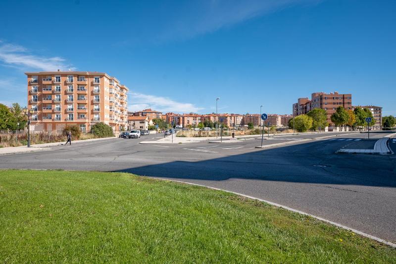 Foto c7f32fa8-04c7-454b-aa65-f9d2cb69597c. Affitto locale commerciale in Sónsoles Ávila