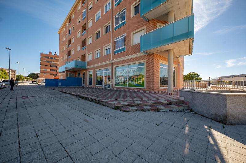 Foto c9f8bcd4-6ebd-4c80-b675-b61121d61155. Affitto locale commerciale in Sónsoles Ávila