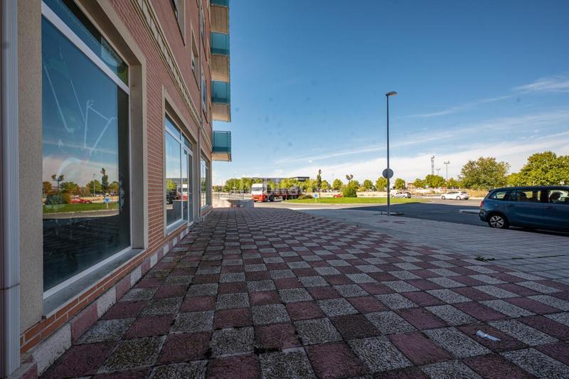 Foto 07503ad8-d9d8-40e1-a48d-1af0f52fa659. Alquiler local comercial fantástico local en barrio de la universidad en Ávila