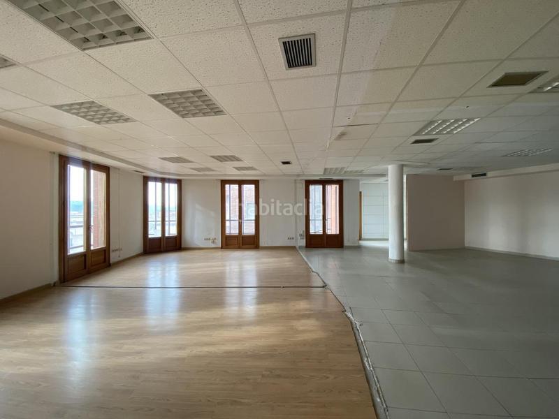 Foto 1c549a0f-d461-4a01-b39a-646307d55b7f. Alquiler local comercial amplias oficinas en el Centro con vistas panorámicas en Ávila