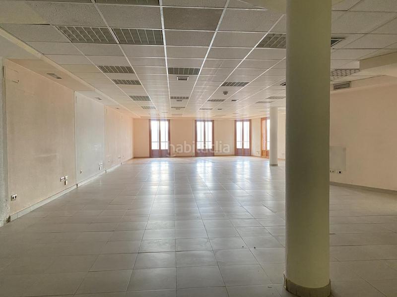 Foto 9d01a0b6-2052-498e-8f5c-9bbf37e238f0. Location local commercial dans Centro Ávila