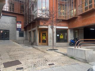 Lloguer Local Comercial  San juan de la cruz. Céntrico local diáfano junto a la plaza del ejército