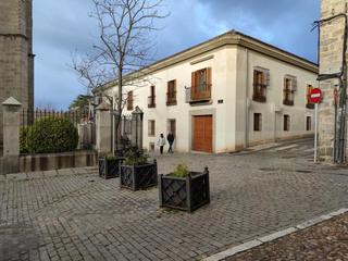 Alquiler Parking coche  De lópez núñez. En alquiler plaza de garaje en la zona del ayuntamiento de avila
