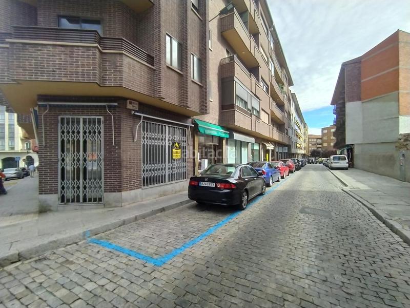 Foto a17dd6fd-2cf7-42c1-9d7c-1454efd7a784. Lloguer local comercial a Centro Ávila