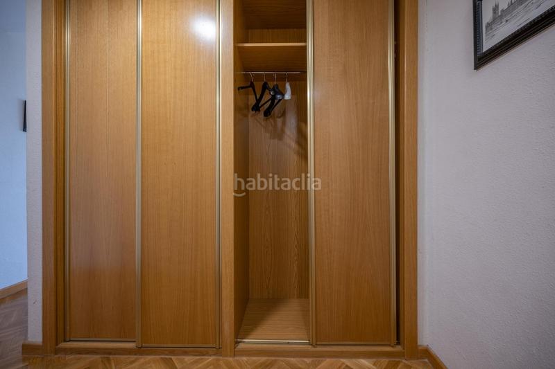 Foto 47a84452-b0ba-46f3-8f6a-5d5e2c37fd36. Alquiler piso alquiler en urbanizacion privada con piscina y pista de padel. en Ávila