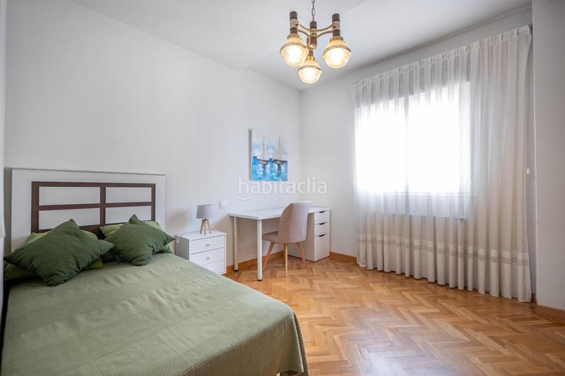 Foto 713d5883-ad51-4cb0-9b7d-7f35f611c5f8. Alquiler piso alquiler en urbanizacion privada con piscina y pista de padel. en Ávila