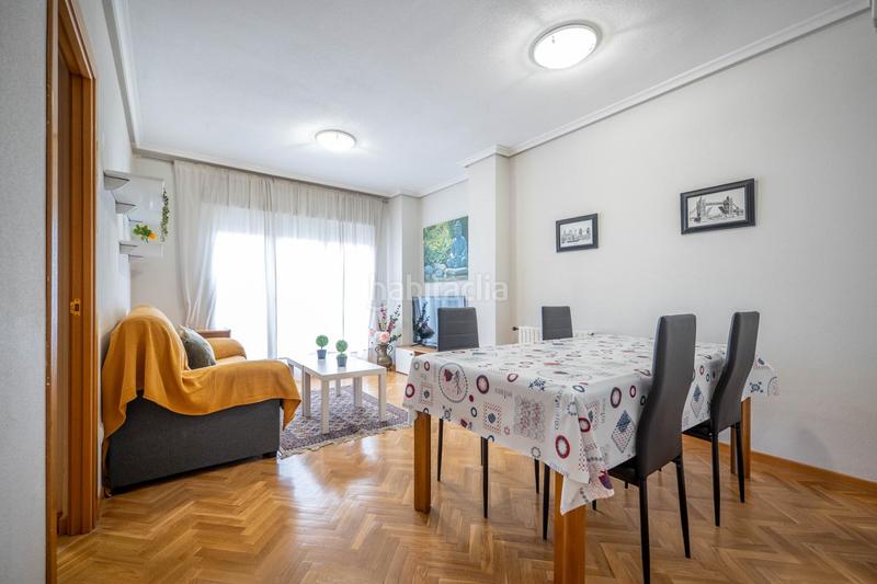 Foto afc97463-f886-4aa1-bdc6-c9e1922e7836. Alquiler piso alquiler en urbanizacion privada con piscina y pista de padel. en Ávila