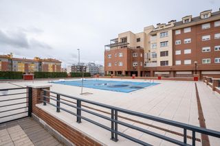Rent Flat  Dalia. Vivienda semiamueblada en zona de sonsoles con plaza de garaje y