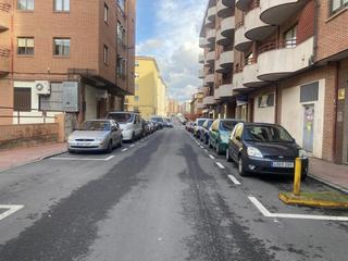 Lloguer Aparcament cotxe  La serrota. Plaza de garaje en alquiler en zona sur