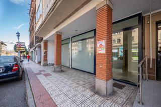 Local commercial  Hornos caleros. Local con gran escaparate a pie de calle en hornos caleros