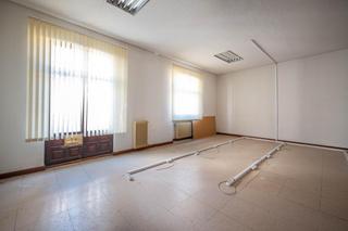 Rent Office space  Estrada. Oficina con 69m2 exterior a la calle estrada y ascensor