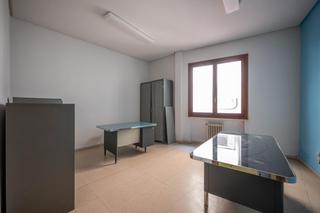 Office space  Estrada. Oficina de 16m2 en ubicación centro con ascensor y portero