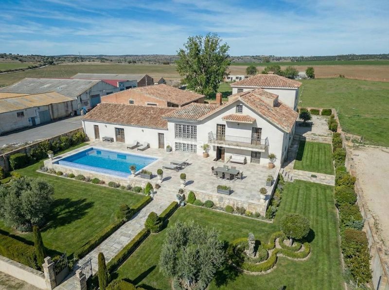 Foto e669d704-9abf-42be-80a8-605f79535b9c. Terreny residencial a Colilla (La)