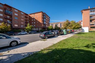 Location Appartement  Vereda de las mozas. Piso en urbanización privada con ascensor y plaza de garaje