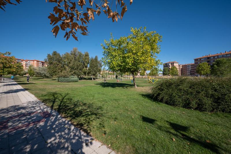 Foto 0893e9fd-66e3-4fa3-b679-4a951229e045. Location appartement avec parking dans Universidad Ávila