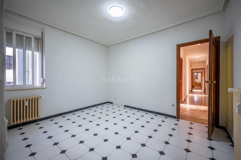 Foto a20283bd-6fd2-47d7-ad73-ad2ed847b43d. Pis amb calefacció aparcament a Murallas Ávila