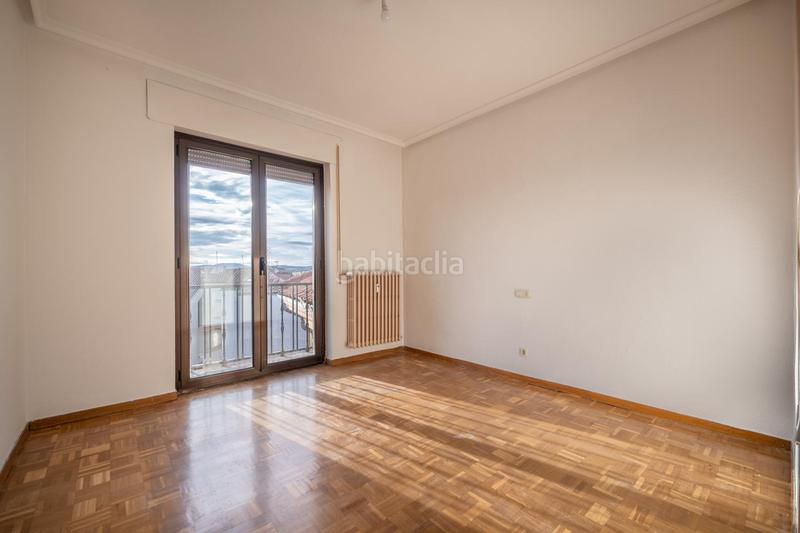 Foto a64250de-3935-41b7-b149-ebc008f23c15. Pis amb calefacció aparcament a Murallas Ávila